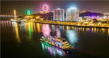 Ambassador Dinner Cruise - Tour Tiệc Tối trên Vịnh Hạ Long